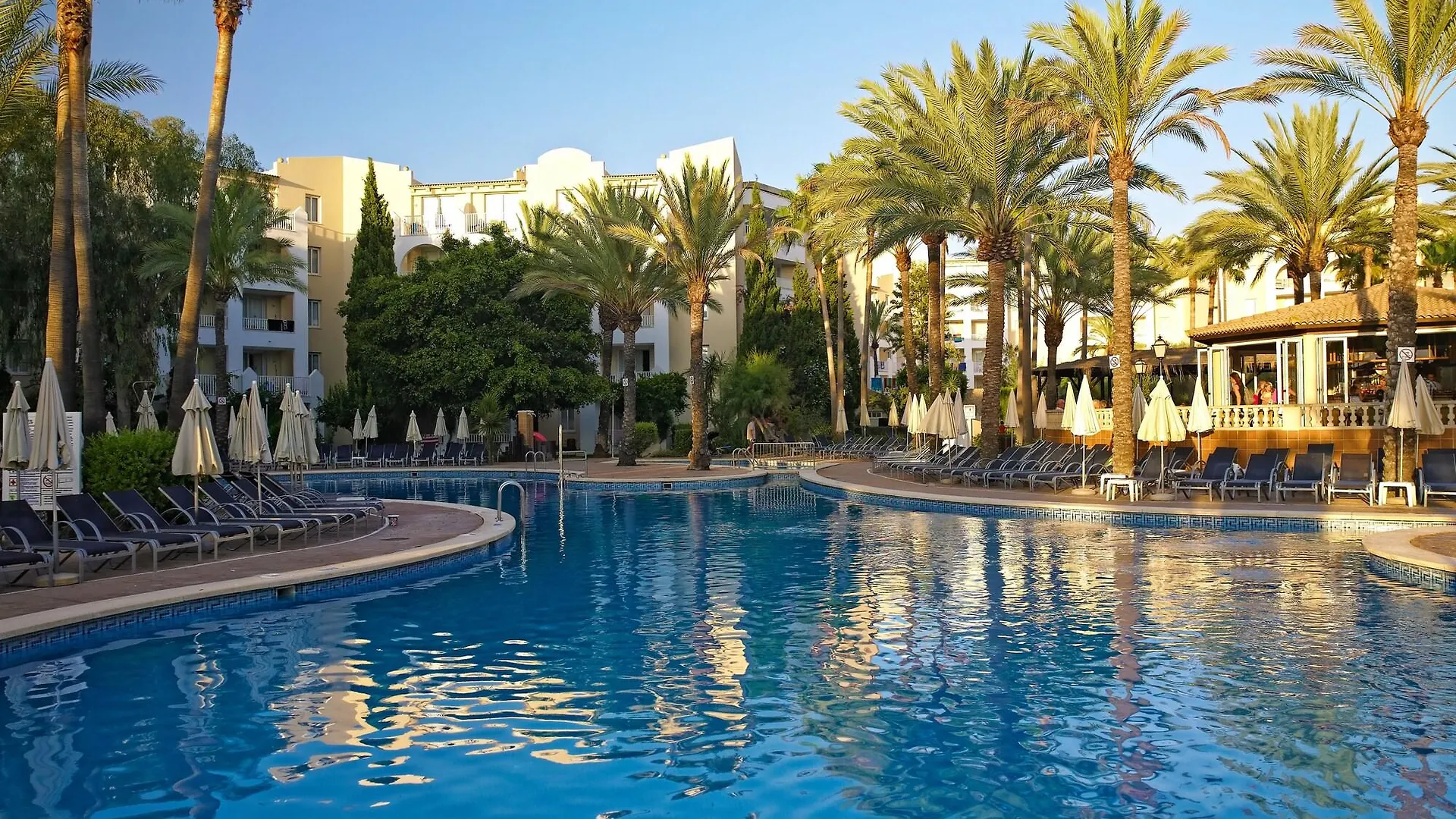 Protur Safari Park Aparthotel Sa Coma
